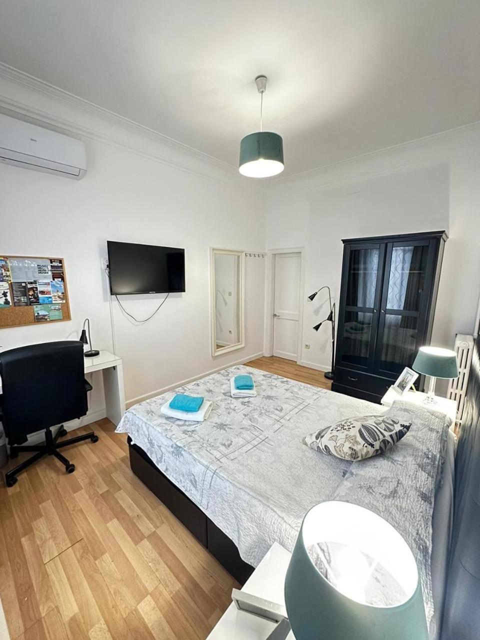 Bailen Rooms Barcelona Bagian luar foto